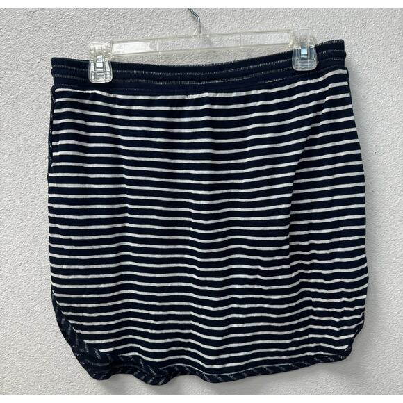 Gap Women’s Skirt Skort Navy Striped Rayon Size‎ Medium - Picture 2 of 8